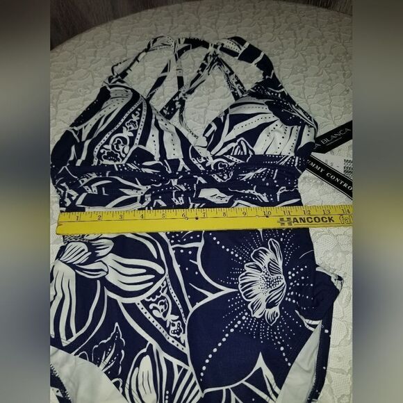 La Blanca blue flower Tummy Control One-Piece Swim, Size 8 NWT Retail $130 - Picture 2 of 14